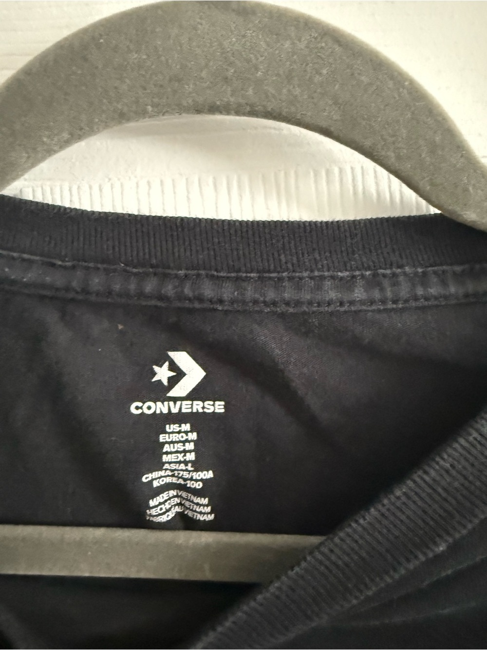 Converse Black Tee with White Chest Logo Mens Medium - Picture 2 of 3